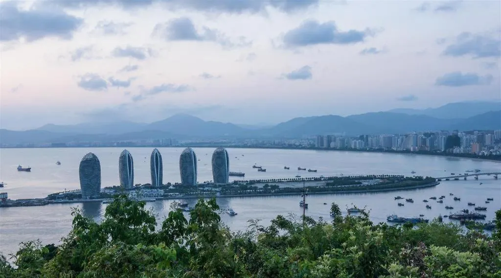 Jinjiang Inn Sanya Hexi Road Pedestrian Bridge