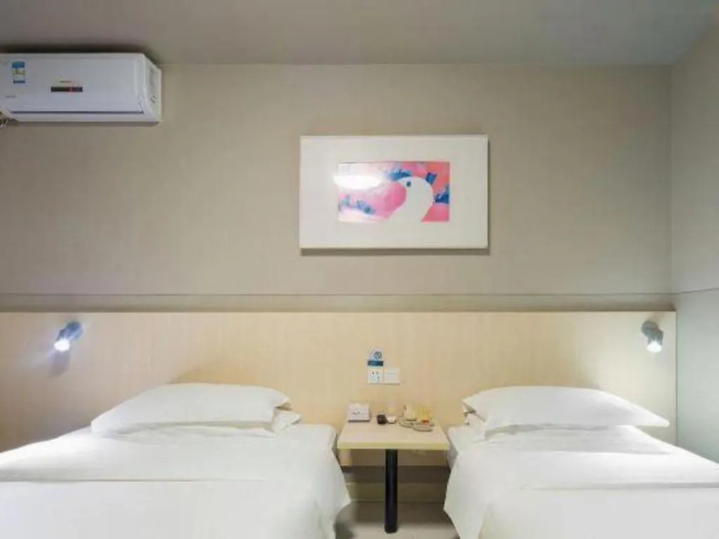 Jinjiang Inn Sanya Hexi Road Pedestrian Bridge 2*,